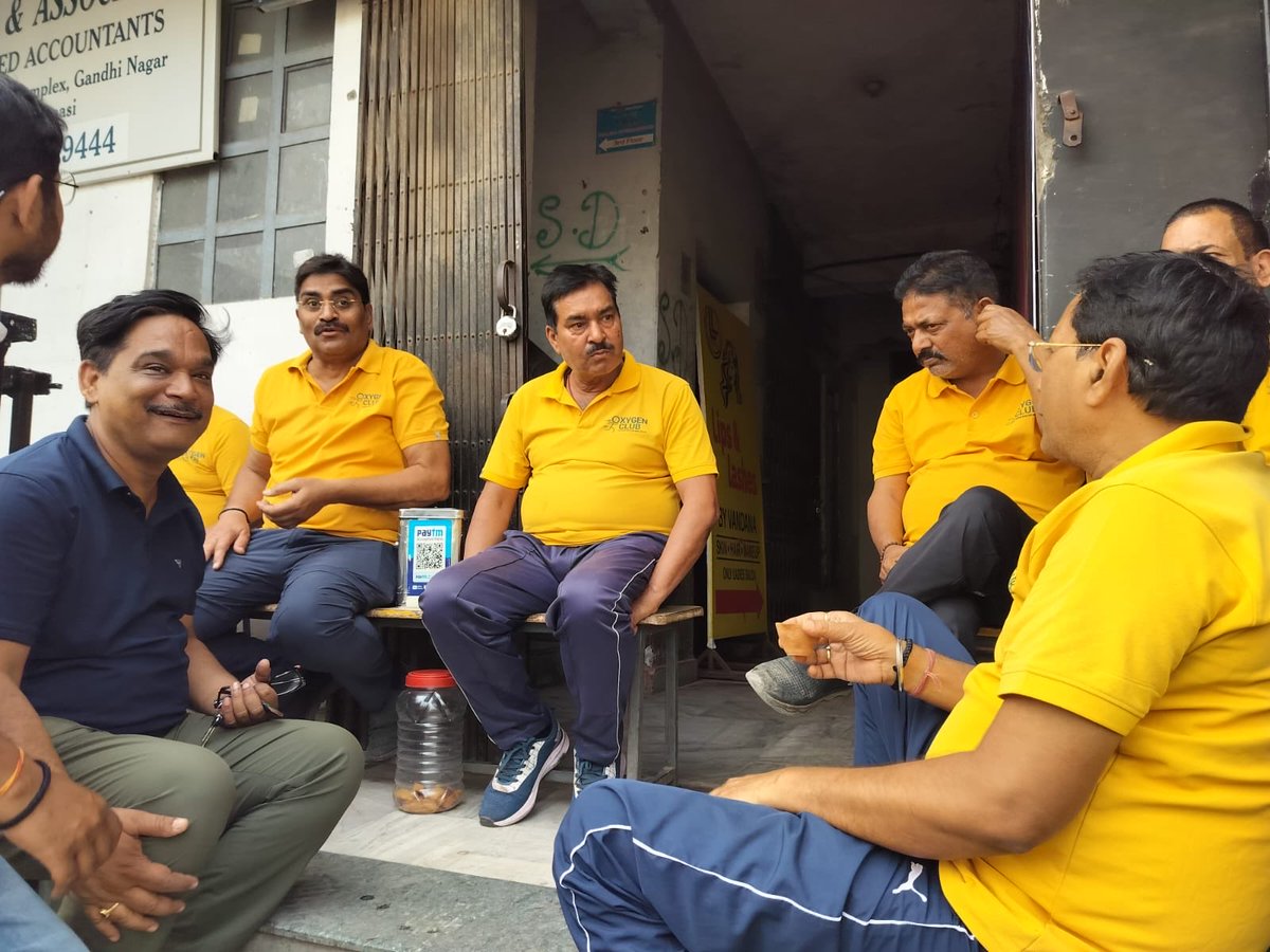 OxygenClub4's tweet photo. Varanasi 

Oxygen club (6:30 to 8.30 am) 

”अपने और अपनों लिए दिन के डेढ़ घंटे”

(नोट- क्लब की बातों और video को क़तई गंभीरता से न लें)

 #oxygenclubvaranasi #OxygenClub ￼#Varanasi #Lucknow ￼￼ https://t.co/IQuBANGRi7