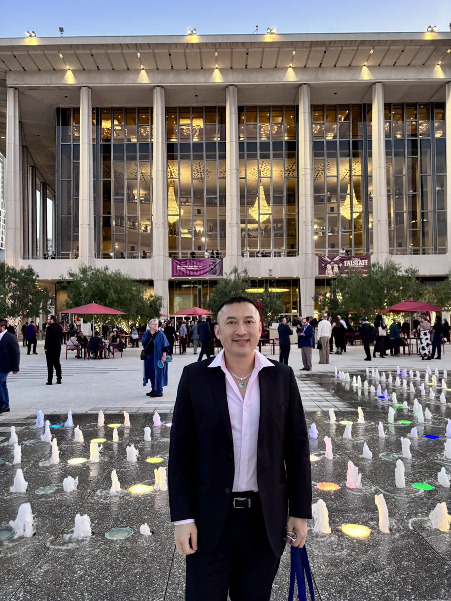 Huang Ruo tweet media