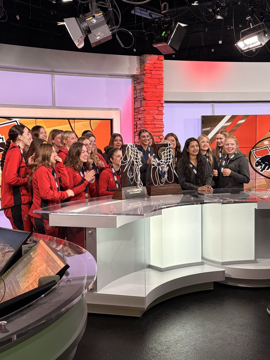 DeeMack Lady Hoops tweet media