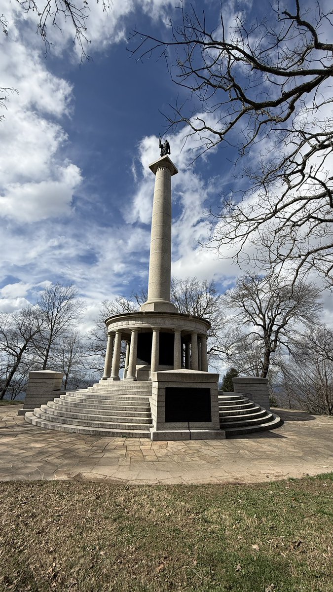 lead230's tweet photo. Visited Point Park on Lookout Mountain in #Tennessee today! Historic Corps Castle entry into the park  &amp; awesome view of Moccasin Bend on the Tennessee River! 📸 Lee Roberts https://t.co/WbJC9KVEng