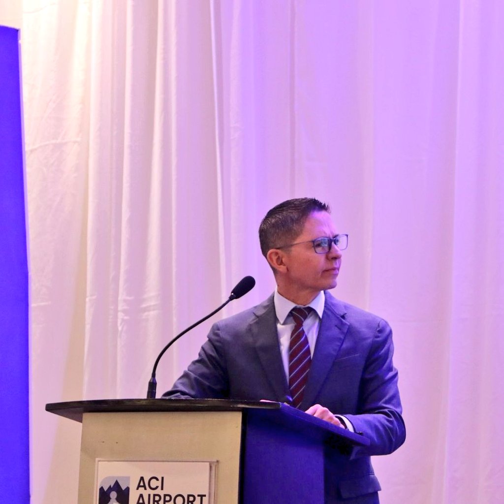 EPM Aeropuerto de Quito tweet media