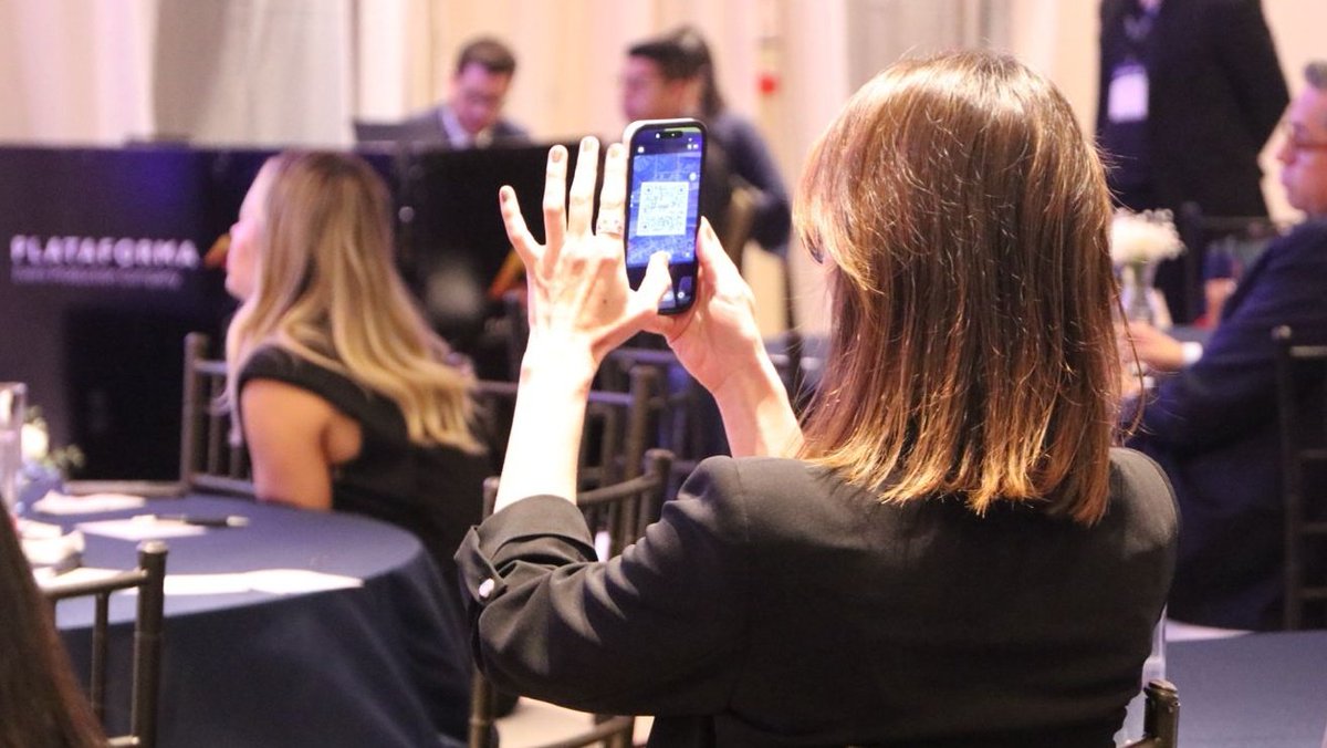 EPM Aeropuerto de Quito tweet media