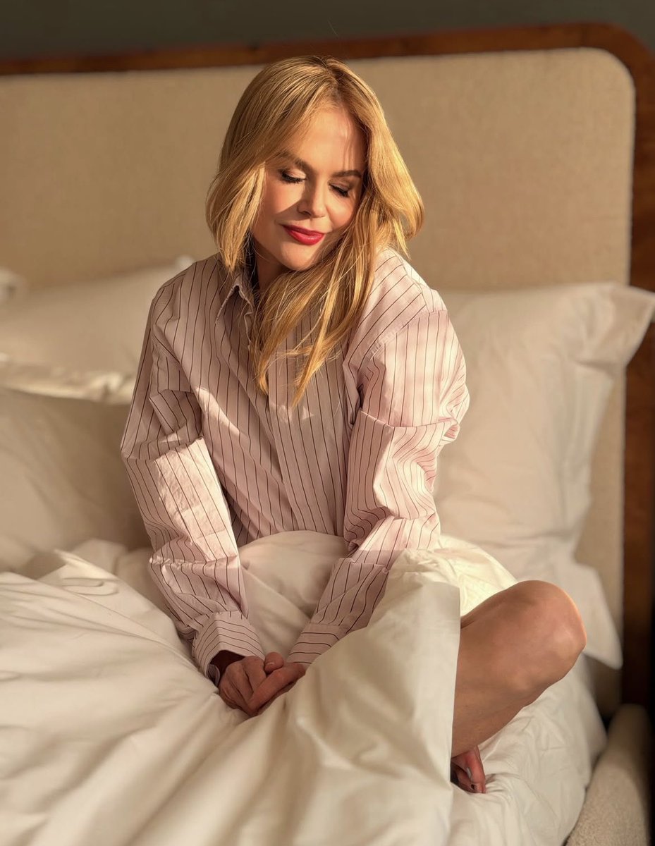 Nicole Kidman tells Las Culturistas she has never once in her entire life woken up in a bad mood:

“I was born that way”