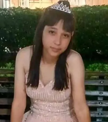 desaparecidaorg's tweet photo. Milena Ayelén Rodríguez tiene 15 años. desapareció el 7/3 en el barrio Río Luján, partido de Pilar, provincia de Buenos Aires. Vestía buzo negro, short blanco y zapatillas Puma verdes. Por favor compartir y avisar #Urgente a la policía local o al ☎ 911

#RioLujan #Fatima #Pilar https://t.co/Xu3ZtMfkew