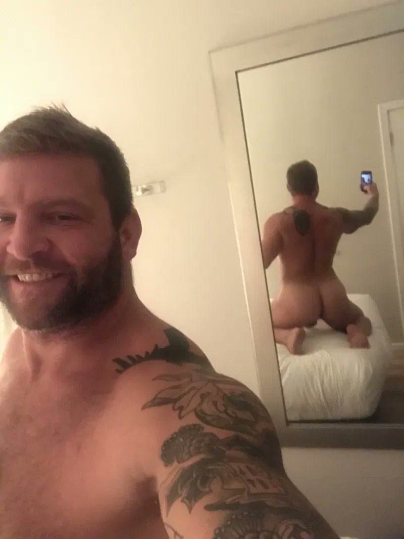 Hermoso culo papi 🍑<a href="/TheColbyJansen/">Colby Jansen</a>