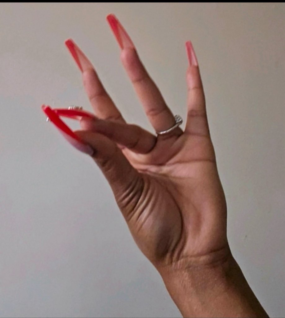 ιєѕнα🥀 tweet media