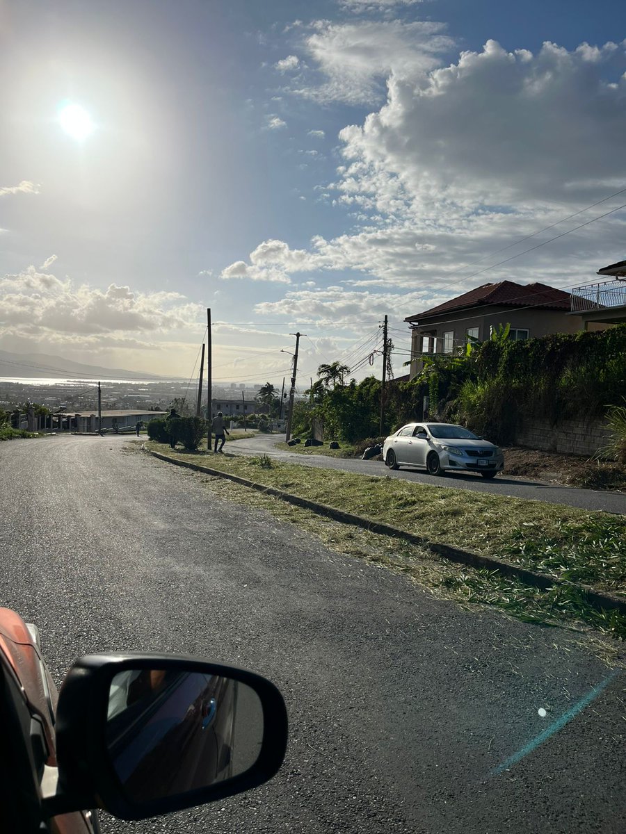 StJamesWCJLP's tweet photo. #ConstituencyHappenings
#StJamesWestCentral
Westgate Hills Clean-Up and Resilience Building Debushijg Programme is processing smoothly. 
 #TeamMarlene
 #PeopleCentredLeadership! https://t.co/99RybEenuB