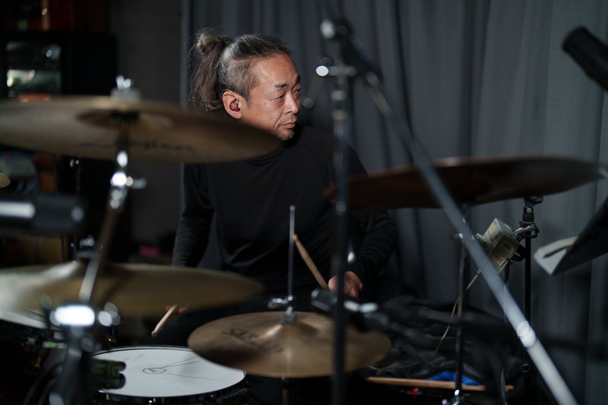 masafumi_iwa's tweet photo. 昨日はとある録音の1日目。
東京事変のドラマー・刄田綴色さんを招いて。
何の録音かはまた後日。
@fullhouse_st https://t.co/YW8Kbbhf66