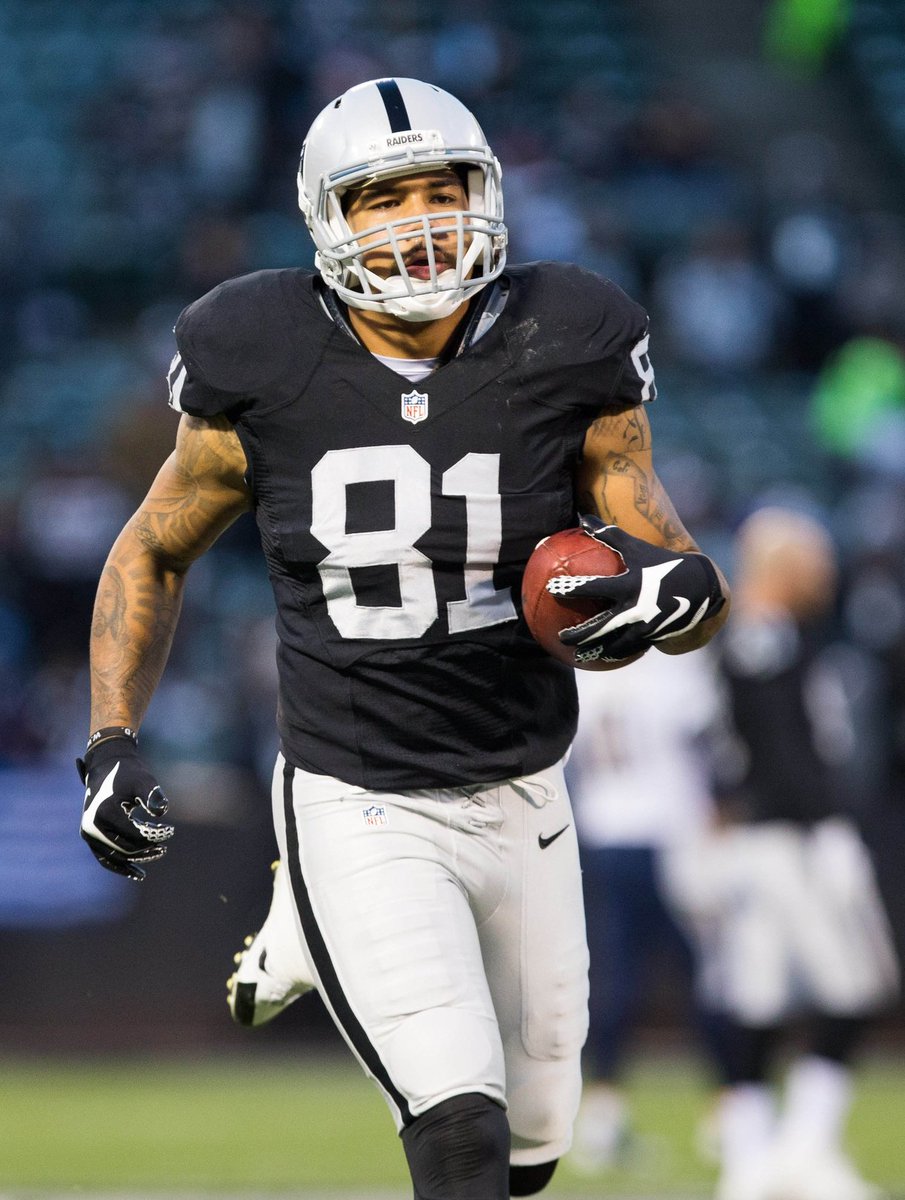 jarin_vallinas's tweet photo. Rod Streater and Mychal Rivera #RaiderNation https://t.co/H9keYjOEN0