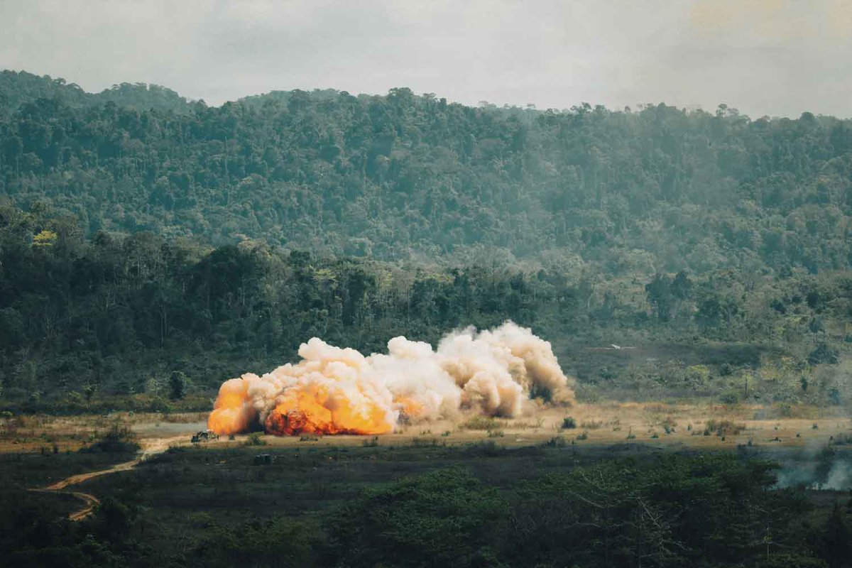 PacificMarines's tweet photo. Bombs Fall! Missions Begin!
#PacificMarines with #TaskForceAshland, @1stMEF, #RoyalThaiMarines, and #ROKMarines conduct a #livefire range as part of #CobraGold26 at Ban Chan Khrem, #Thailand, March 6, 2026.
πΈ: GySgt. Manuel Serrano + Sgt. Brian Knowles | @USMC https://t.co/oY9sG8zk6Q