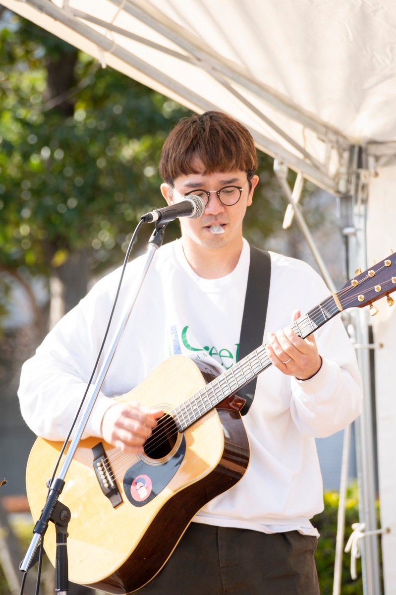 taro_ho17's tweet photo. 今年も北本のみどりとまつり &amp;greenfes に出演します！
telephonesの3人のDJのあと、芝生広場で弾き語りやります。
出番は14:45から。
入場無料なのでぜひ遊びに来てください🌿

詳細はこちら▶️
https://t.co/scsPlsY7tx

#andgreenfes #北本市 https://t.co/CbfWK4l6G1