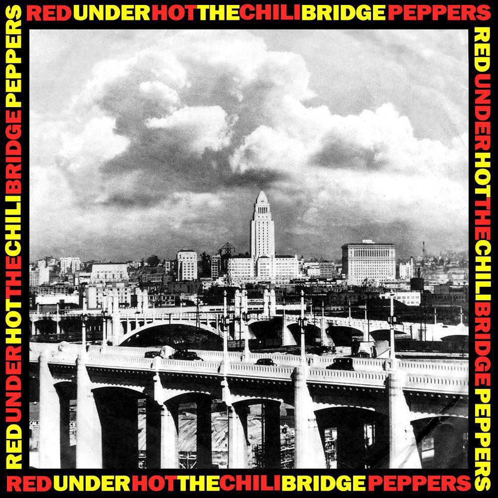 En 1992, Red Hot Chilli Peppers lanzó "Under The Bridge". El tema está incluido en su quinto álbum, "Blood Sugar Sex Magik". Es considerado el sencillo que le permitió al grupo acceder al público masivo. Alcanzó el puesto #2 en el Hot 💯. 💿
#90smusic
