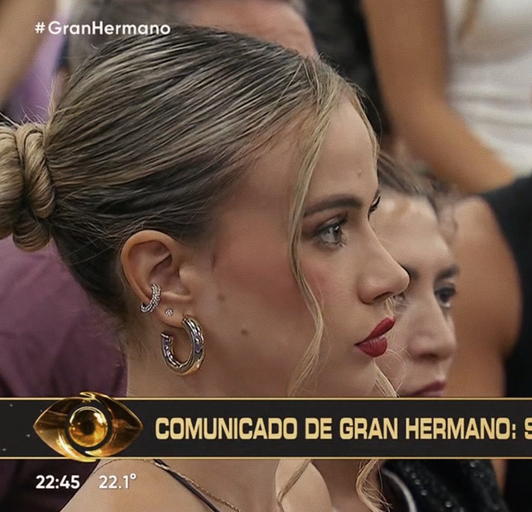 flor CINZIA AL 9009 tweet media