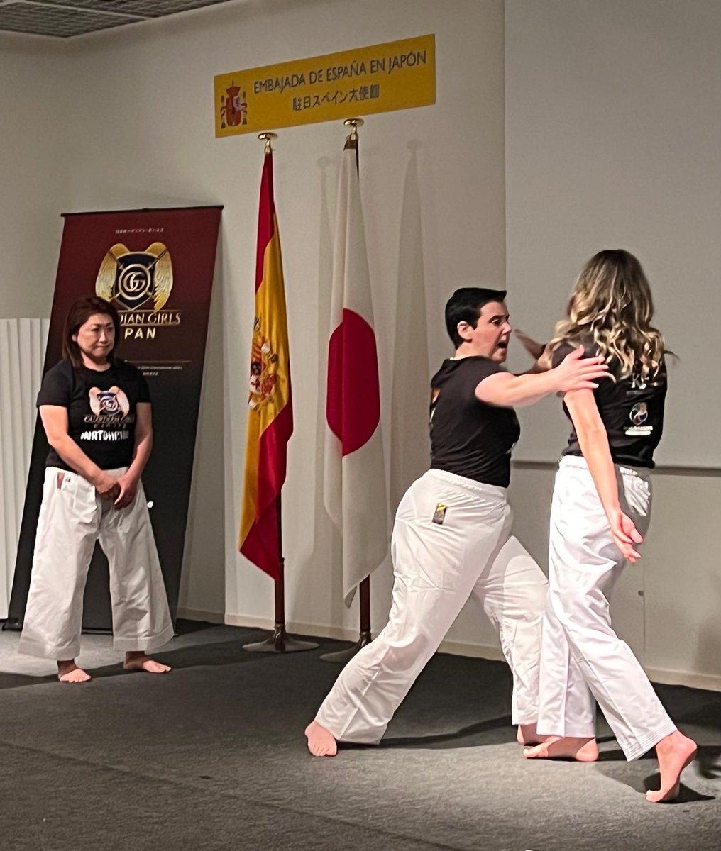 EmbEspJapon's tweet image. El lunes la Embajada celebró el #DíaDeLaMujer con la presentación en Asia del programa #GuardianGirlsKarate, iniciativa para empoderar a mujeres y niñas frente a la #ViolenciaDeGénero. Gracias al viceministro Horii, diputados Shibayama y Aisawa y senadora Wakai por su presencia