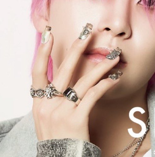 ╭┈┈┈┈╯   ╰┈┈┈╮

 ╰┳┳╯    ╰┳┳╯
   💧           💧

   💧           💧
      ╰┈┈╯
   💧╭━━━━━╮💧
        ┈┈┈┈
   💧              💧

   💧           💧