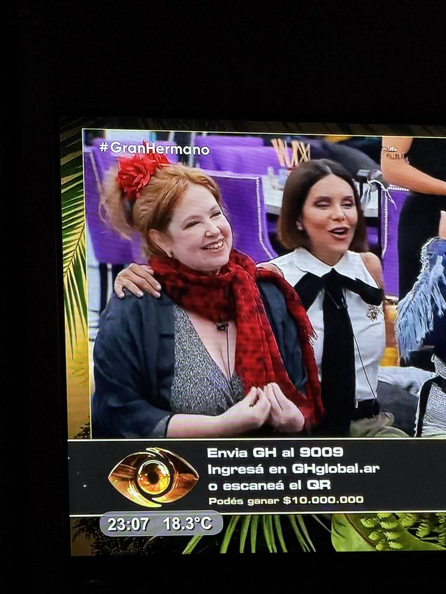 naredietz's tweet photo. Chicos los looks de Andrea del boca, la amo pero está deviniendo en Moni argento  #GranHermano https://t.co/cz6ub1xziN