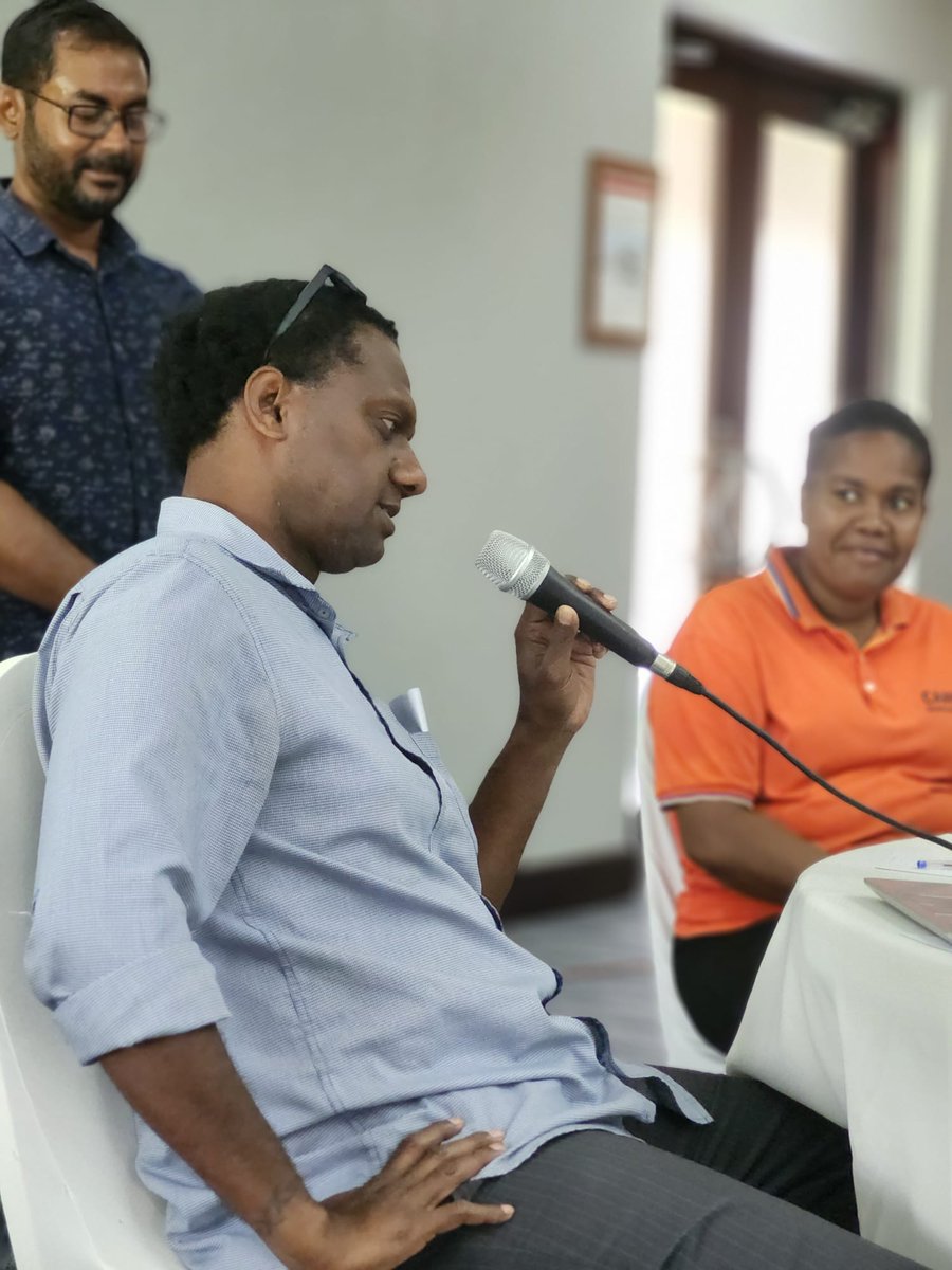 UNDP_Pacific's tweet photo. Locally led solutions for resilient communities 🇻🇺

#Gov4Res Small Grants Initiative Phase 2 launches in Vanuatu, advancing clean energy, biodiversity, food systems and women’s economic empowerment for 6 CSO's.

Supported by @MFATNZ @koicafiji @ukinfiji @AusHCVanuatu @Sida https://t.co/DxeJmc9iOb