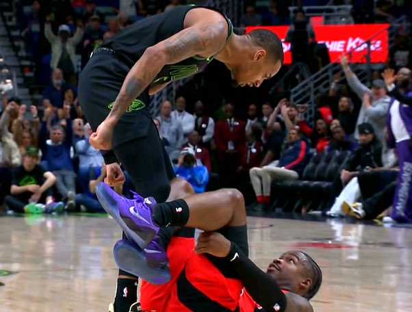 LakeShowYo tweet media