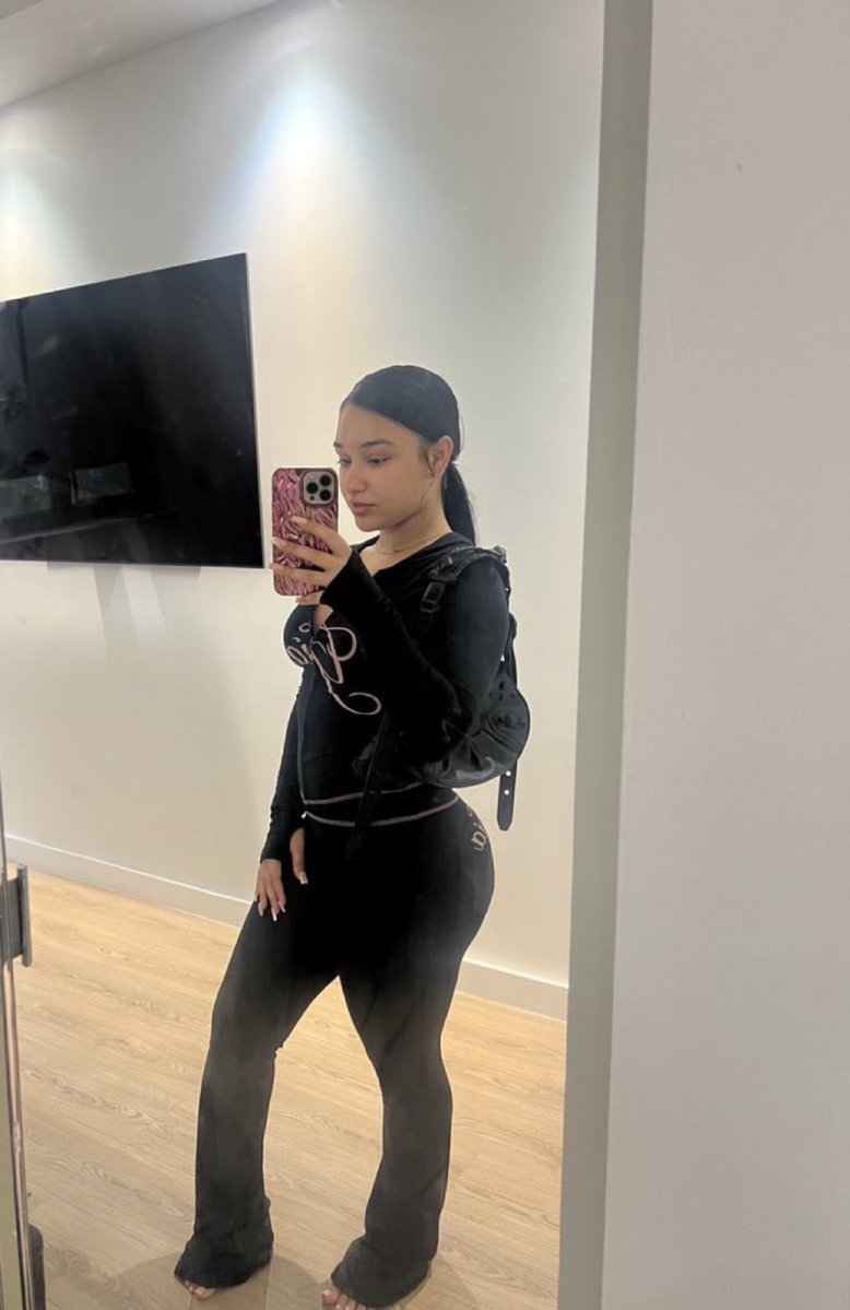 Holiday season means drain season, piggy. 🍯🍯✨✨🍭🍭👑👑🐷🐷🍂🍂

Sissy abuse cuck beta uksub cbt Cei findom chastity abuse ebony tribute bnwo cuckold goon sexting piggy whalesub forcedintox humanatm soles feetworship throne