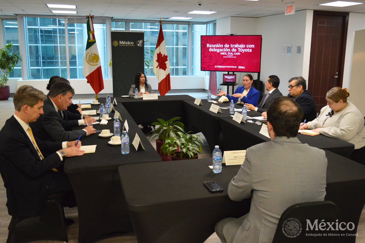 Carlos Joaquín tweet media