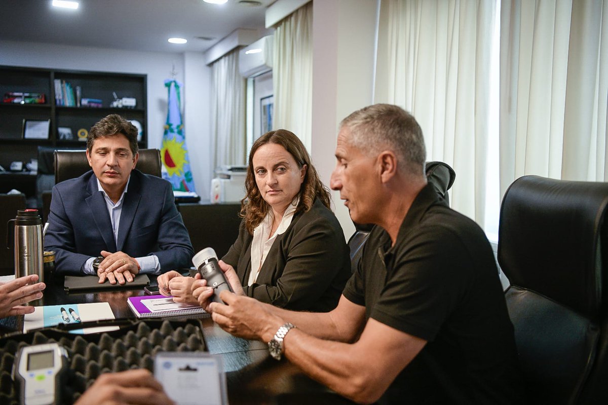 passomarcela's tweet image. 🤝 Acompañamos a cada distrito de nuestra provincia.

🫶 Hoy a General Lavalle, mi pueblo. ❤️

👍 Entrega de alómetro, alcoholímetro y pase multimodal.

#gestión 
#municipios
#estadopresente