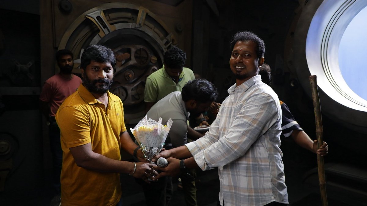 S2MediaOfficial's tweet photo. A new journey begins as #JPCinemasProduction No.1 starts its shoot with an auspicious pooja. A funfilled entertainer awaits.

Watch Now: https://t.co/ubWVfP7B9L

Produced by @cmjayakumar83 @cinemas76191

Written &amp; Directed by @DirAshokRam

#Munishkanth @redin_kingsley https://t.co/45BwZRa0Io