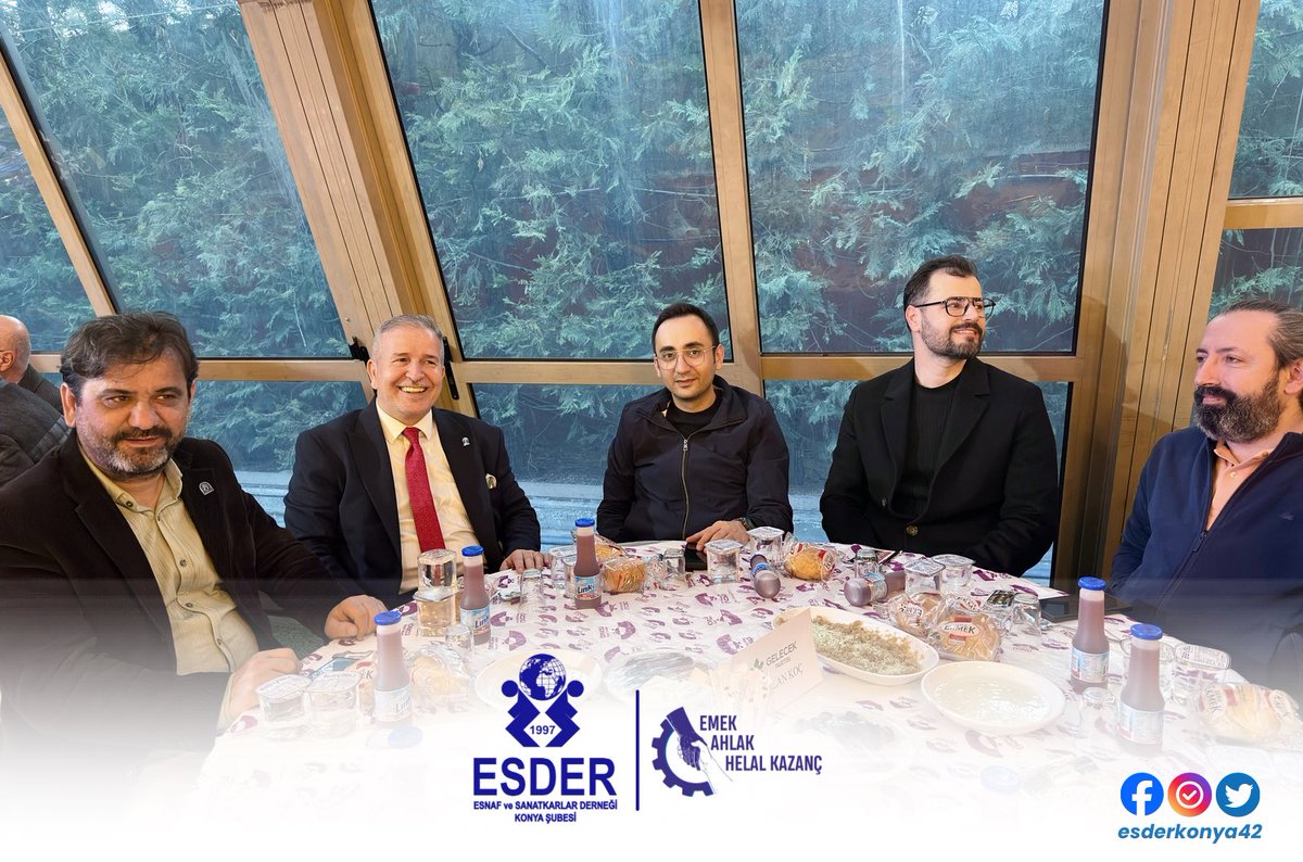 esderkonya42's tweet photo. Gönül sofralarında buluşmaya devam ediyoruz! 🌙

Şube Başkanımız Latif Işık ve beraberindeki heyetimiz, Gelecek Partisi Konya İl Başkanlığı’nın düzenlediği iftar programına katılım sağladılar.

#ESDER #Konya #İftar #Ramazan #BirlikveBeraberlik #GelecekPartisi https://t.co/nblyuk4jg8