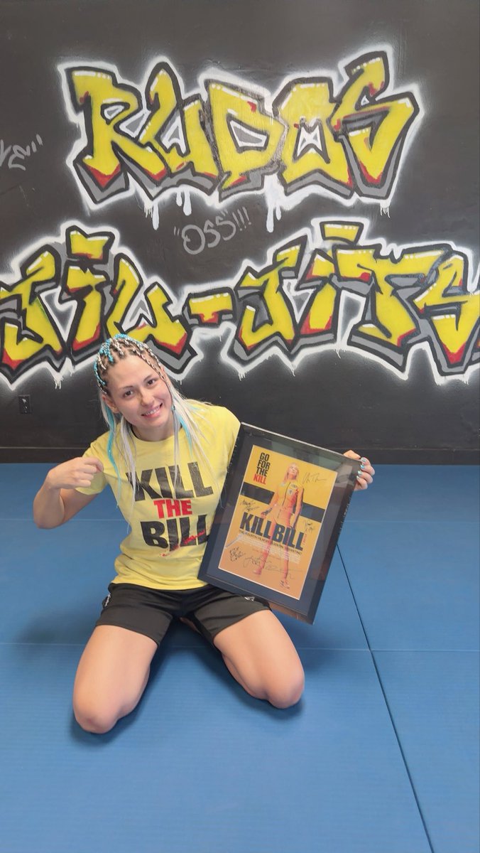 giulia0221g's tweet photo. ⚔️💛🖤💛🖤⚔️ https://t.co/PyDzA7bo4Y