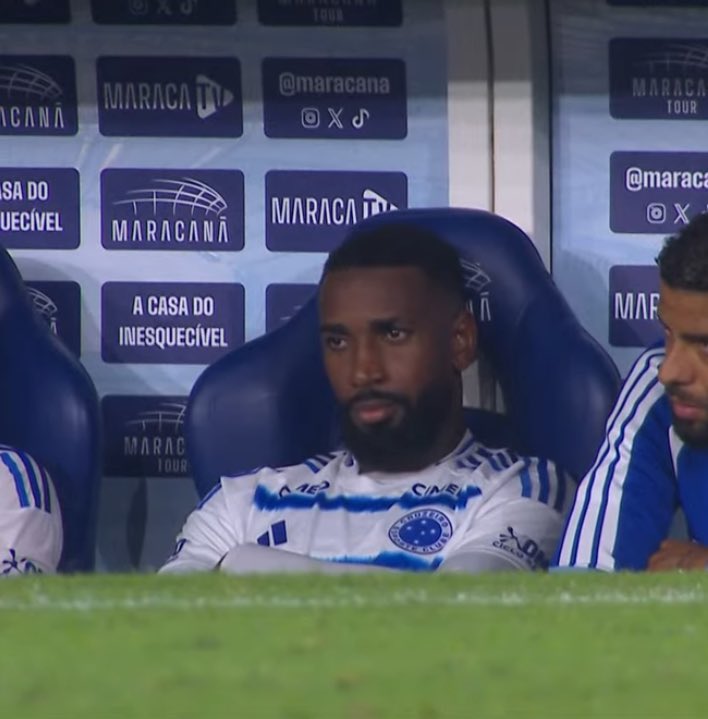 Mesmo semblante de quando estava no Zenit.

Se for chorar, manda áudio!