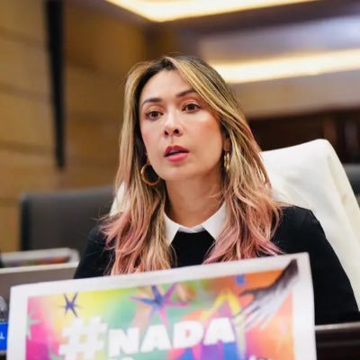 ¿Cree usted que Katherin Miranda merecía perder la curul?

Sí ❤️
No🔄