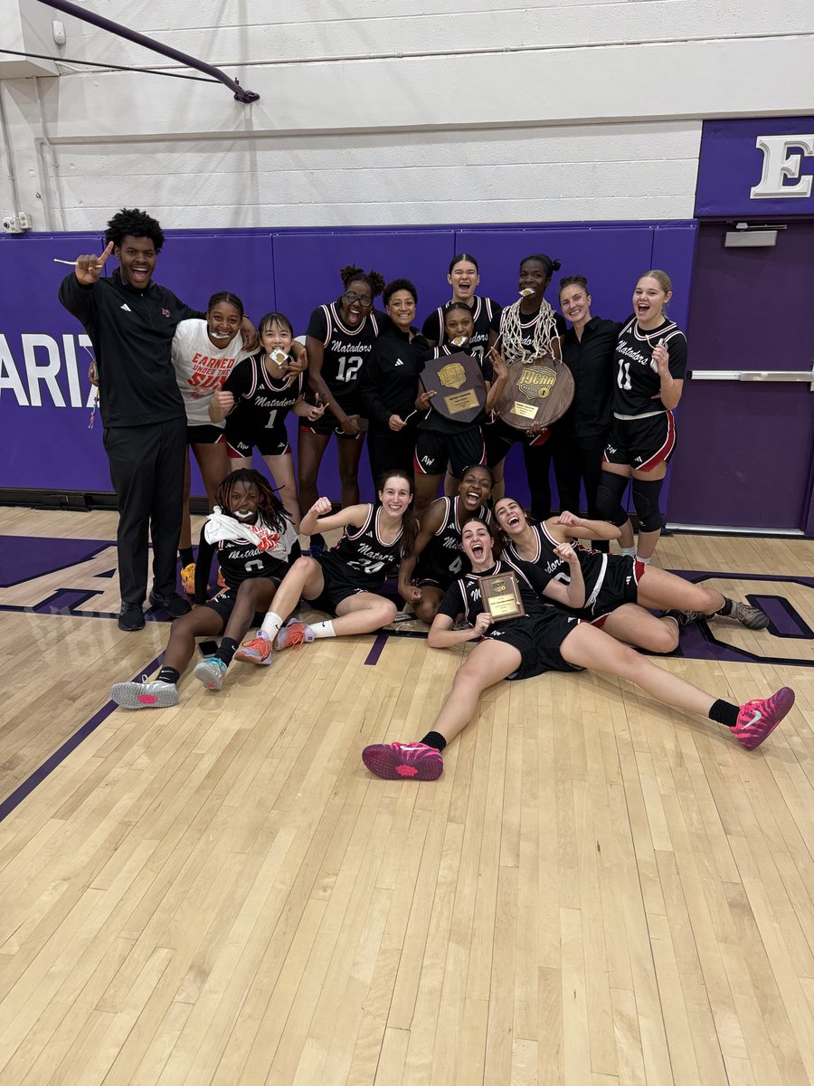 MatadorsWBB's tweet photo. REGION 1 CHAMPS! 🏆
Lady Matadors end the #1 team in the Country’s 29 game win streak, to claim the Region 1 title and an automatic bid in the NJCAA Tournament! 🥇
Go Lady Matadors! 🩵❤️
#AWCBasketball #MatadorNation
#EarnedUnderTheSun #Region1Champs https://t.co/CL3CiYxENq