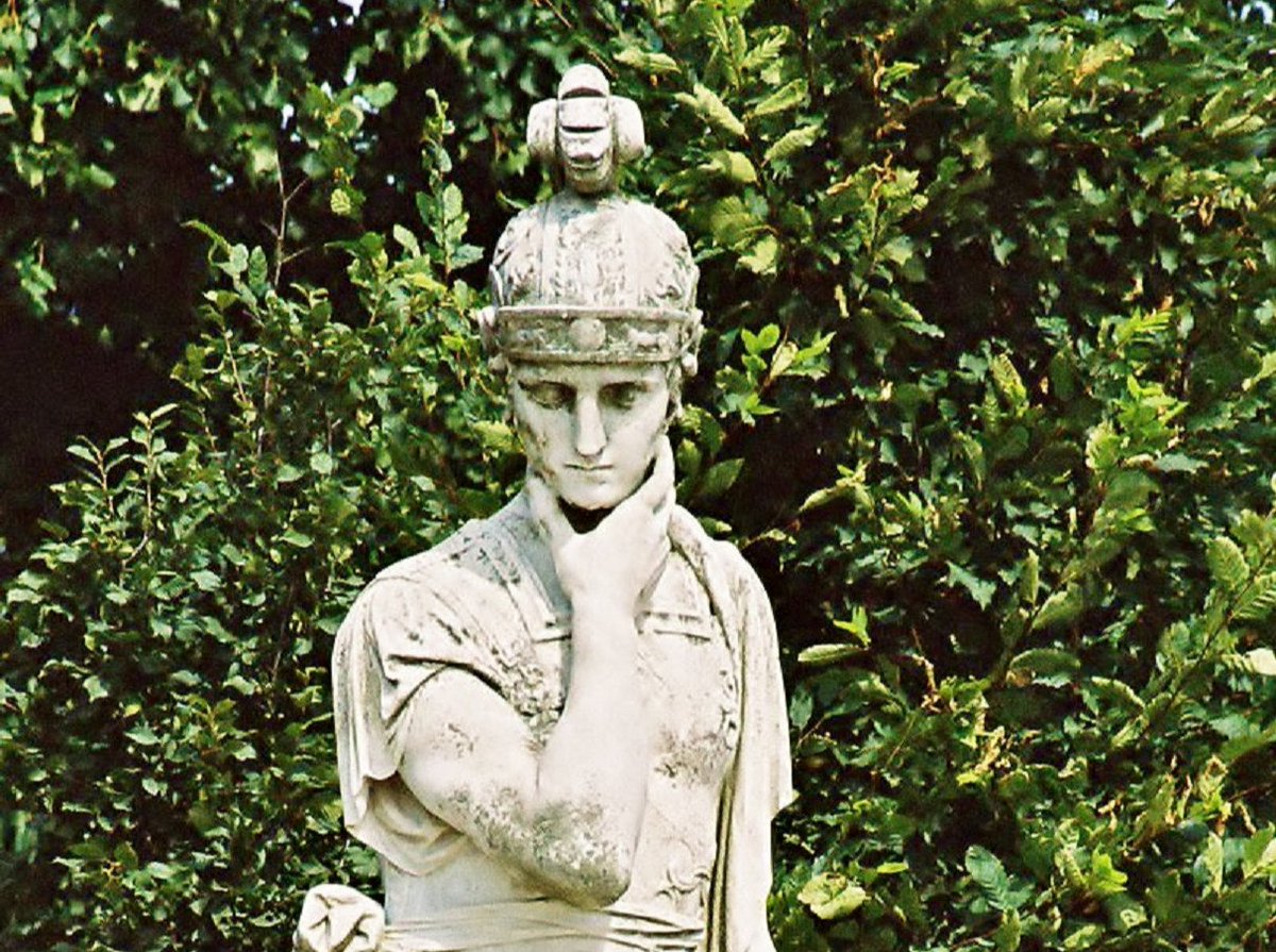 Josieamycashman's tweet photo. “I wait long... but when I strike, I strike hard!”

#FabiusMaximus #FabianStrategy #Gradualism #AttritionWarfare

#EnergyLandWater #TargetNETZERO 🇦🇺

Image - Quintus Fabius Maximus Verrucosus, statue by J.B. Hagenauer, 1777, at Schonbrunn Palace, Vienna