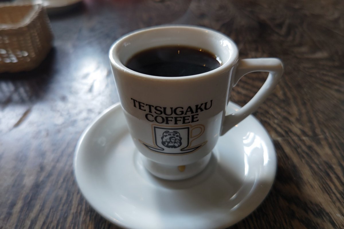 普段は厨房で食事を済ませてしまうので、休日の楽しみはやっぱり外食☺️✨
今日は珈琲哲學でえびパスタグラタン。
チーズたっぷりで美味しかった😋
帰りにガソリンを入れたけどハイオクがリッター210円だったよ💦