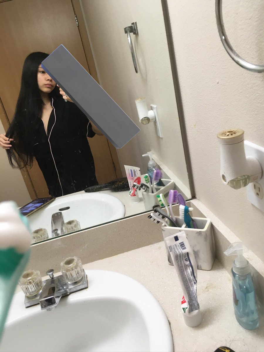 tinylurking tweet media