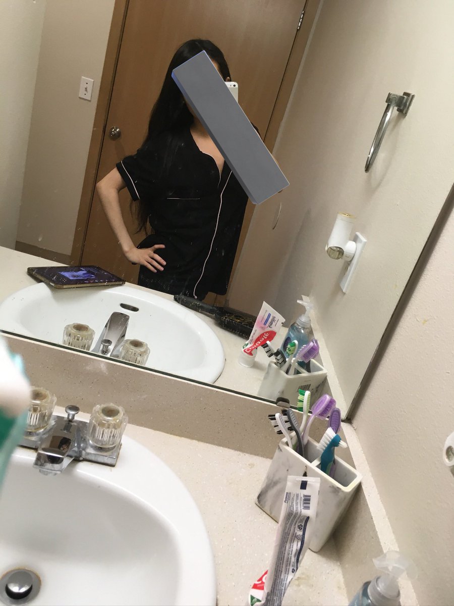 tinylurking tweet media