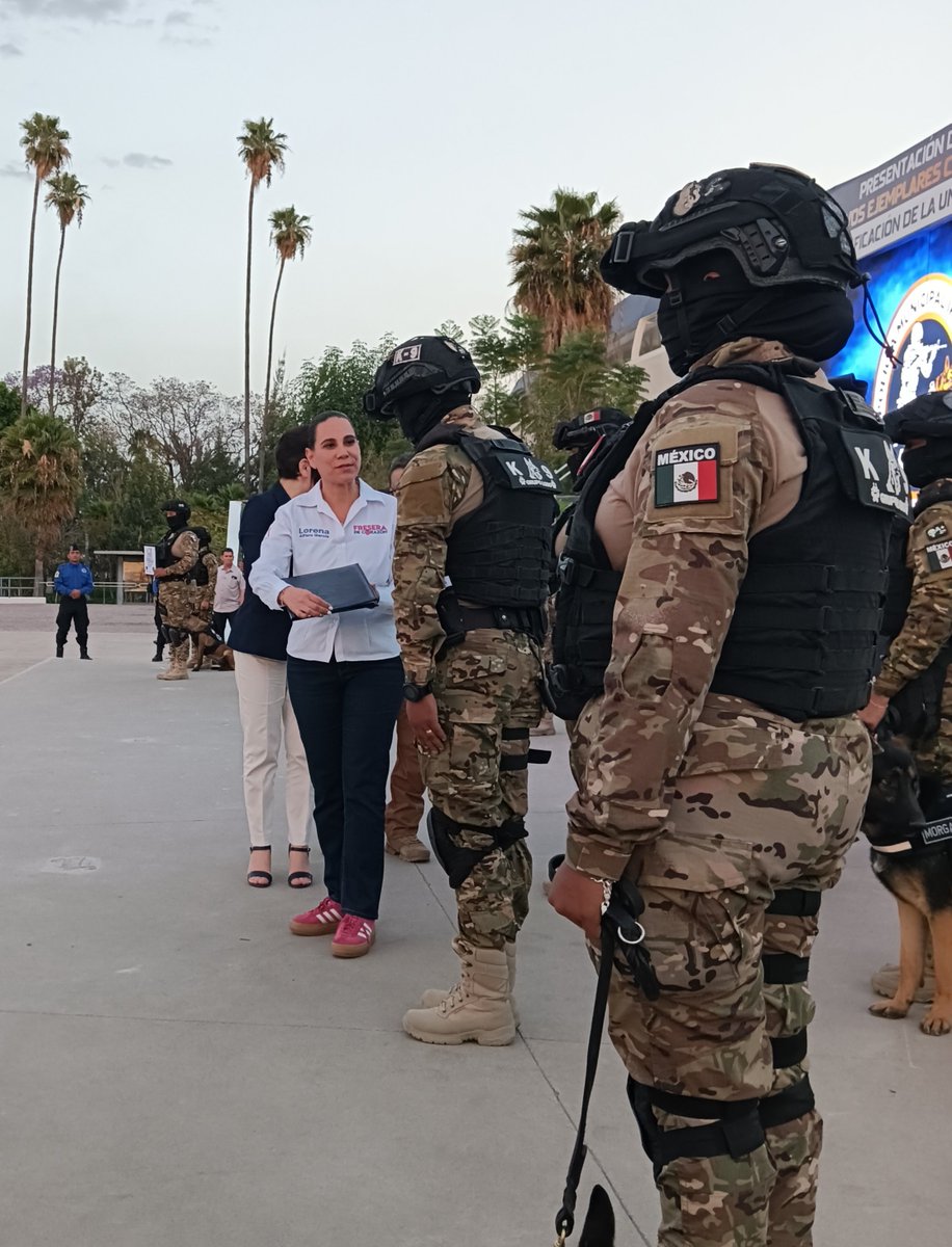 AdrianMataOsio's tweet photo. Acudimos con mucho entusiasmo a la  presentación de  ejemplares caninos 🐕y la entrega de certificados a los manejadores de la unidad K9. Reconocemos a la alcaldesa de Irapuato @LorenaAlfaroG por sumar esta fuerza de tarea especializada, en favor de población. https://t.co/D13JyMuuNY