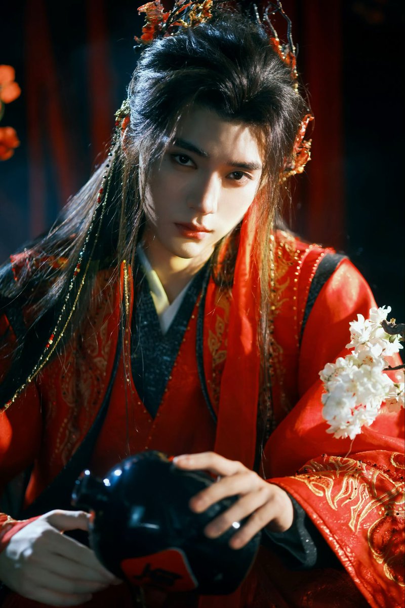 XuKai_Soso0305's tweet photo. my dear demon leader Mu Qingyan ❤️

i’m so happy i watched this drama and got to know #ZhouYiran 

he really brought this character to life with all of his crazy, madman, clingy, manipulative, die for you ways and made us all fall in love ❤️

looking forward to all his future works and hope he has more opportunities to play a crazy madman bc he’s just too good at it!

#GenerationToGenaration