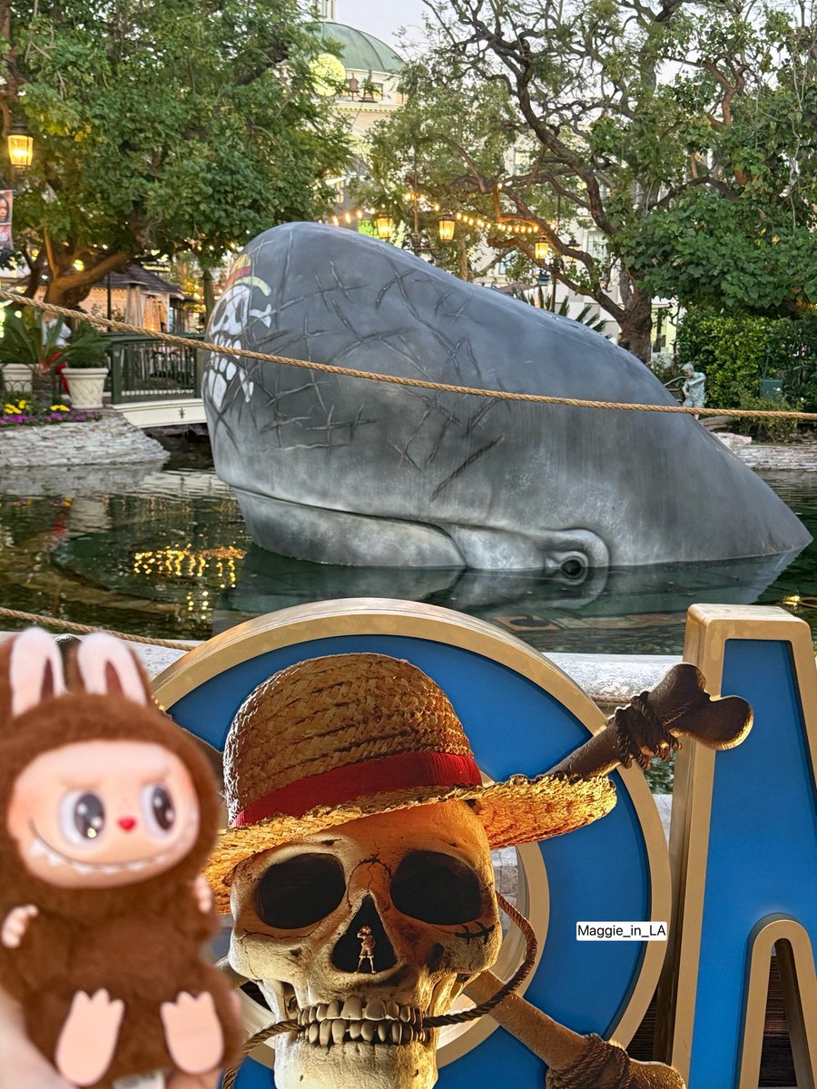 MaggieM_in_LA's tweet image. One Piece whale 🐳 and boat at #TheGrove #OnePiece #OnePieceSeason2