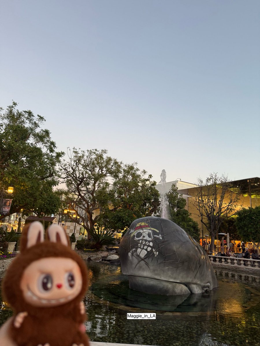 MaggieM_in_LA's tweet image. One Piece whale 🐳 and boat at #TheGrove #OnePiece #OnePieceSeason2