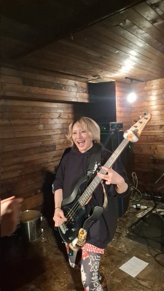 kinotaku666's tweet image. 昨日の小岩にてFRACTURE 。
今回はシラフで観ようと思ったがやはり前呑みから酷すぎて記憶がない。

テキーラは出したのかな？

#fracture