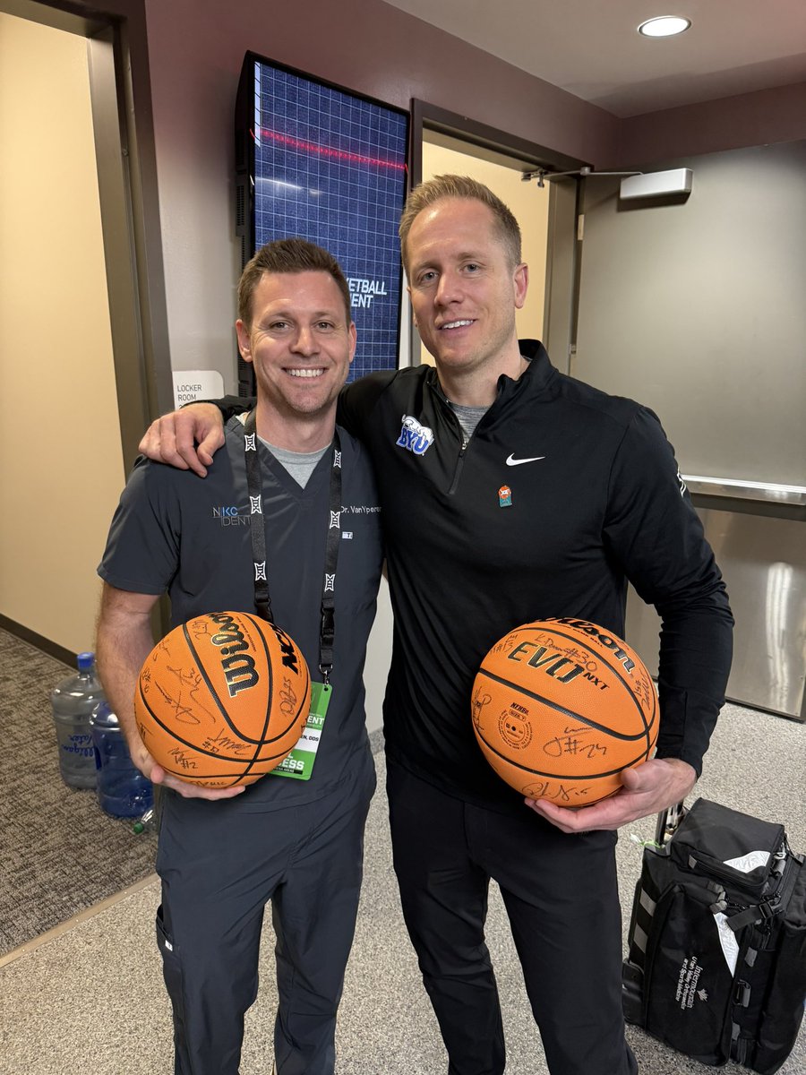 MattNielsen79's tweet photo. @jaromjordan Dr Tucker VanYperen with the well deserved game ball. https://t.co/26856lmXXm