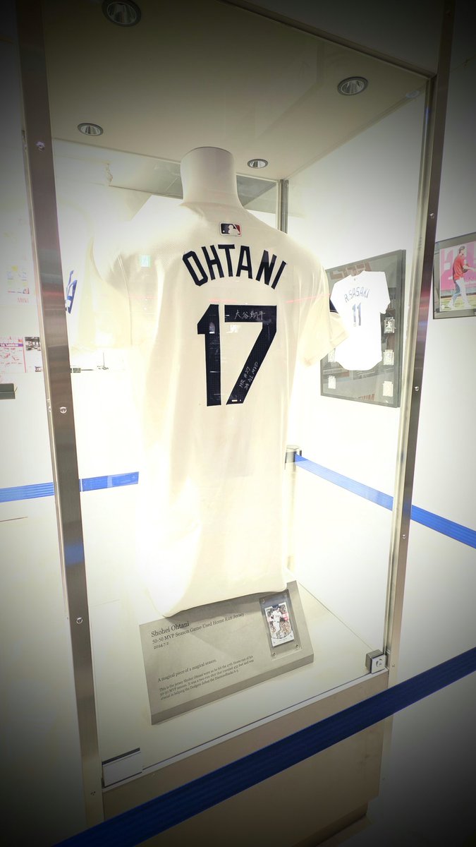 大谷翔平選手 実使用直筆サイン入りユニフォーム！ 展示販売中です