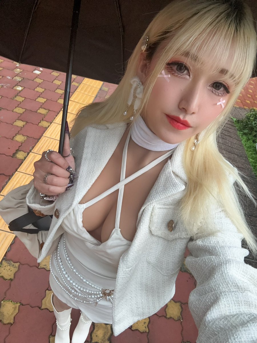 Em/mily. tweet media