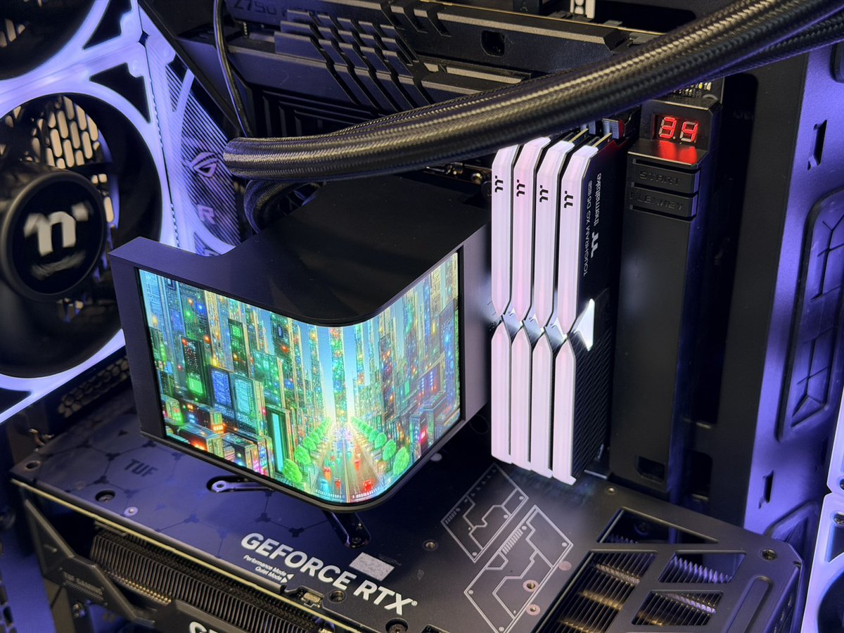 ThermaltakeInc's tweet photo. TOUGHRAM XG RGB D5 delivers high-speed DDR5 performance with refined RGB lighting, designed to elevate both system responsiveness and overall build aesthetics.

📸 @r/watercooling
🔗 Learn more: https://t.co/Fe2j6fjLOM

#Thermaltake #TOUGHRAMXGRGBD5 #DDR5Memory #ThermaltakeGaming https://t.co/RsaulpLdX0