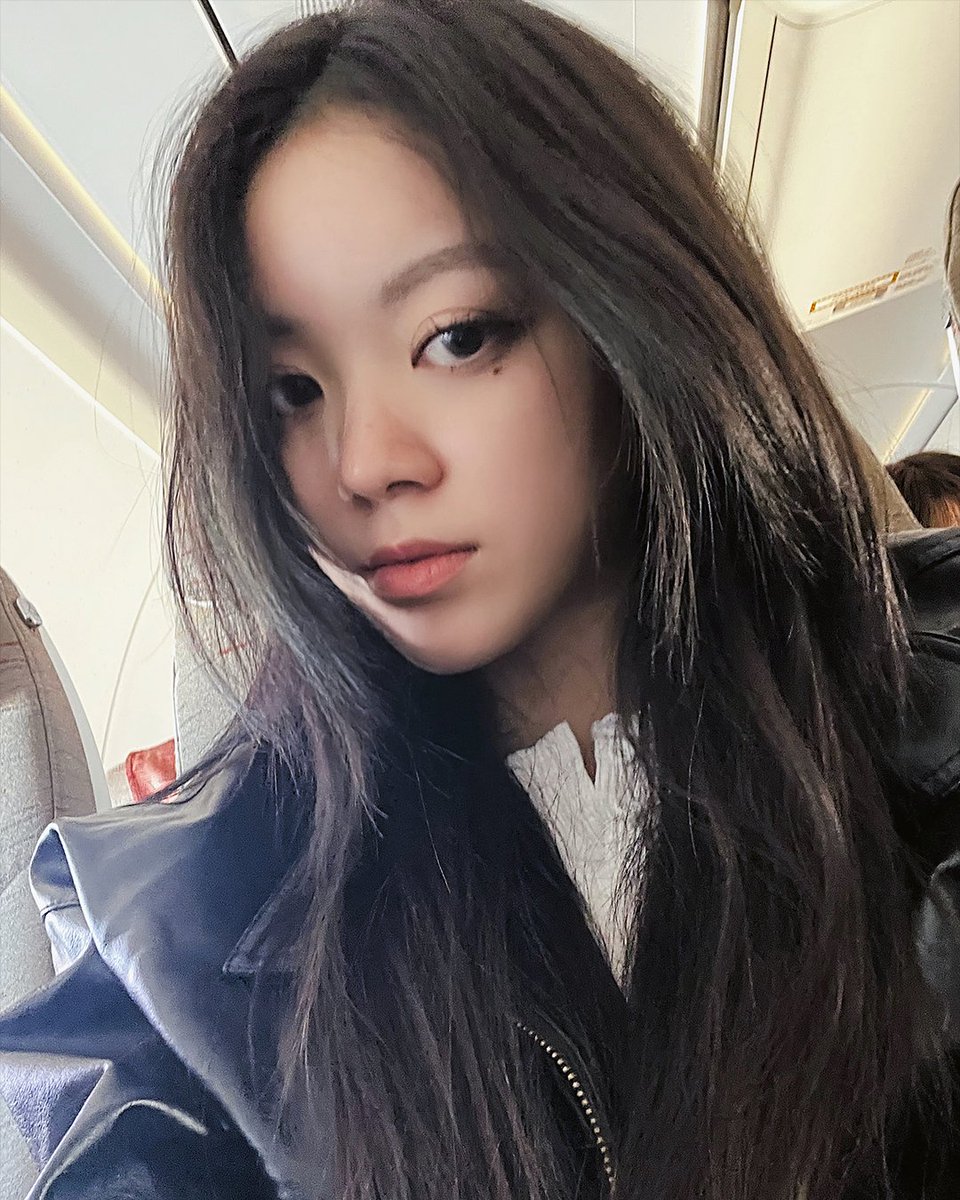 hiipe_princess's tweet photo. What’s In H//PE Princess’ Flight Bag? ✈️ 🎒

#HIIPE_Moments_JP
#HIIPE_Princess #하입프린세스 #ハイププリンセス
#COCO https://t.co/NjooGeJ2US