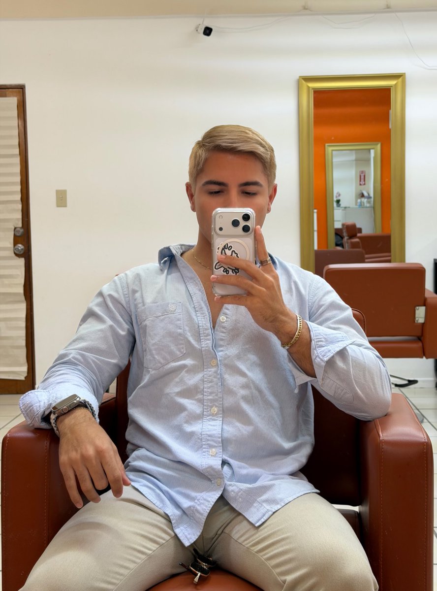 𝙻𝚘𝚠𝚒𝚜 tweet media