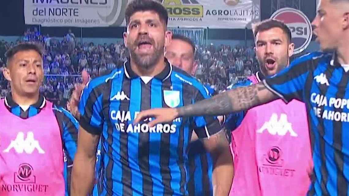Cuando hay que bardear a la hinchada: ✅
Cuando hay que hacer un gol de penal sobre la hora para ganar: ❌