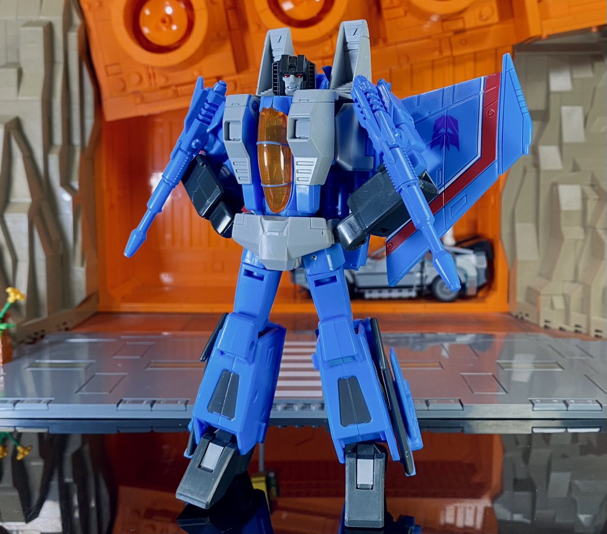 morgan_dfx's tweet photo. “These life forms are no threat to us…”

This is a beautiful CHUG seeker mold and I can’t stop messing with it! I love the articulation and the quality of this guy. The amount of love Thundercracker is getting thanks to Skybound is incredible. https://t.co/F3T49D9dcp