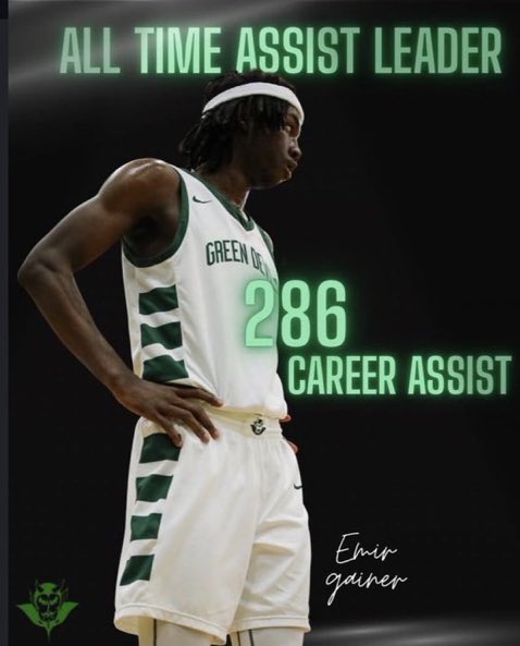 Coach Hemingway tweet media