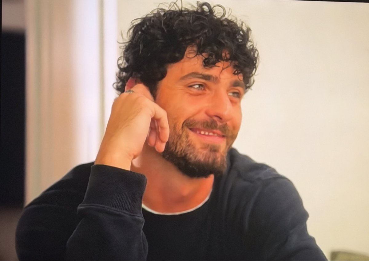 Alex tweet media